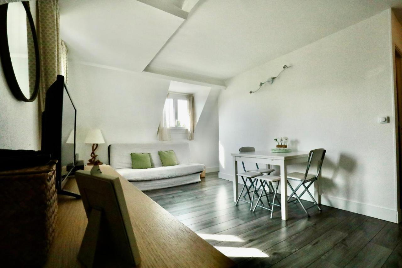 Appartement De L'Hippodrome Avec Deux Chambres Deauville Esterno foto