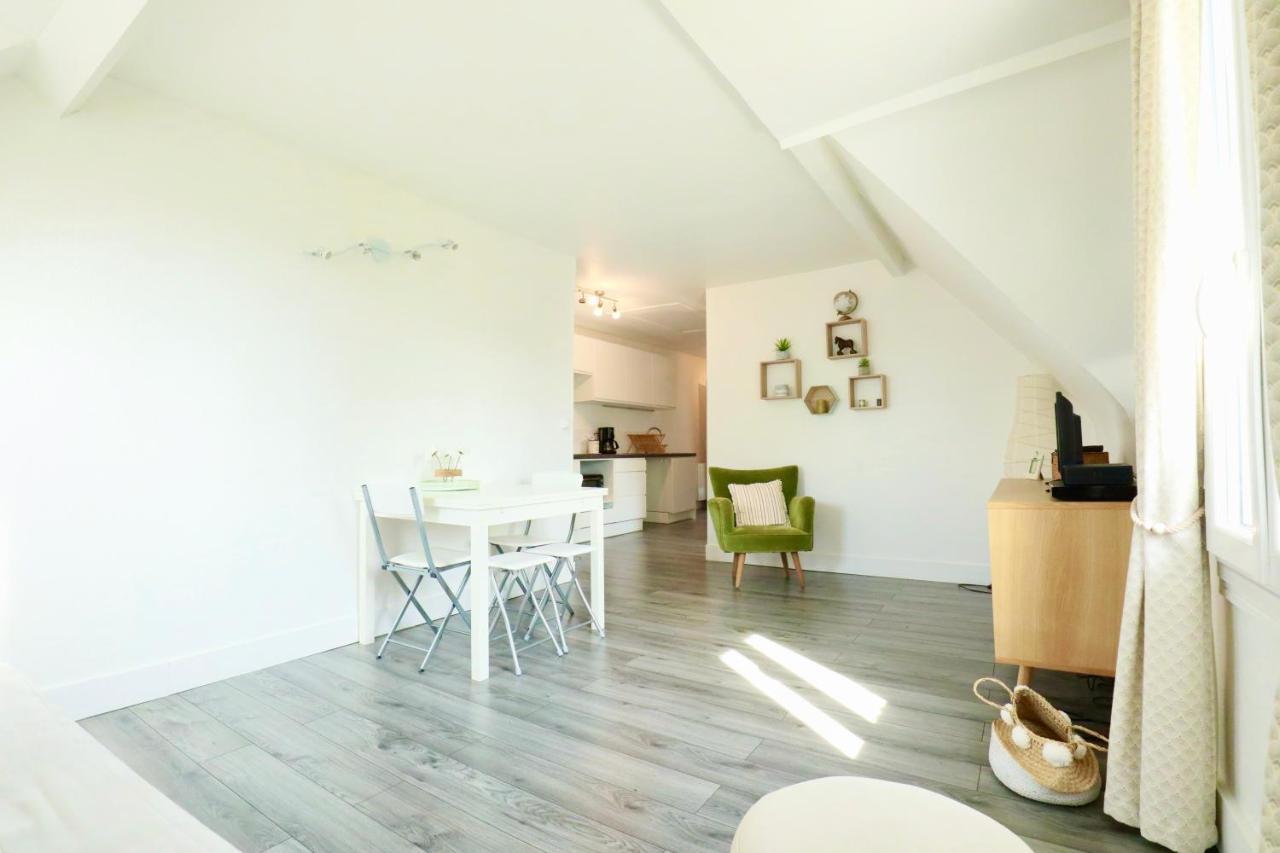 Appartement De L'Hippodrome Avec Deux Chambres Deauville Esterno foto